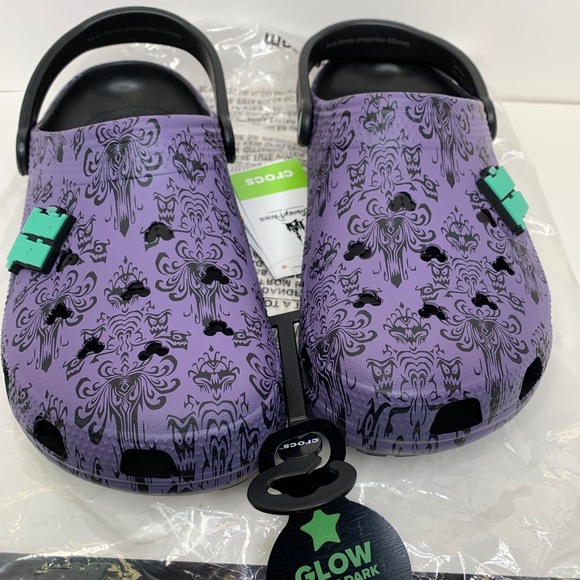 Crocs x Disney Haunted Mansion Wallpaper - Picture 6 of 10